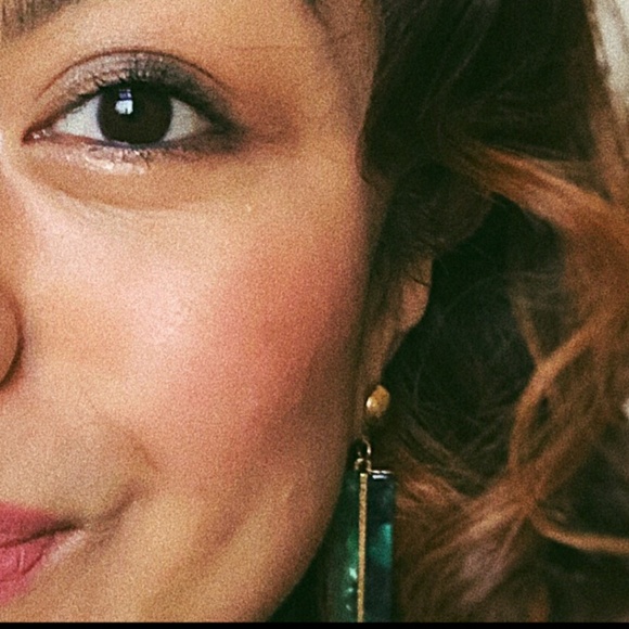 Elegant Emerald Marble Earrings - Picture 5 of 8